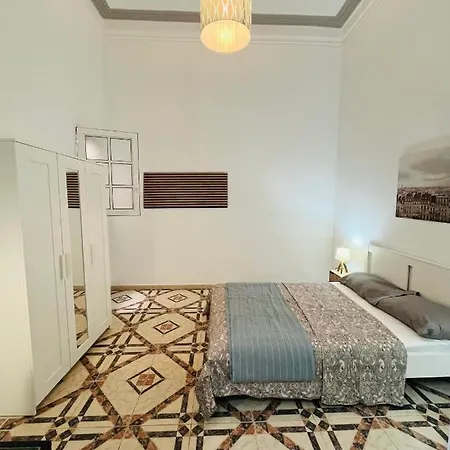 Isor Triana شقة *