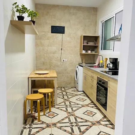 Isor Triana شقة *