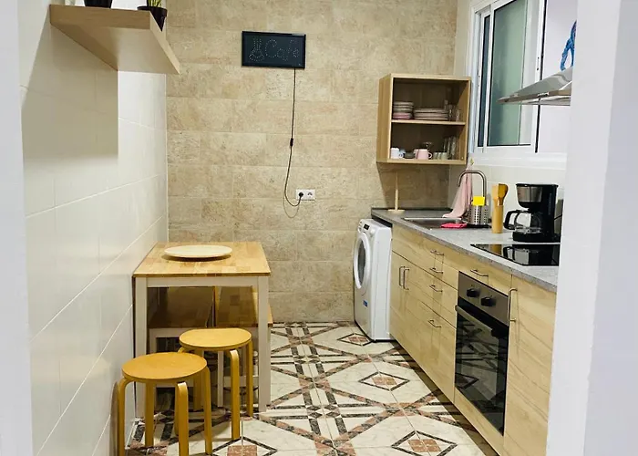 Isor Triana Apartmán *