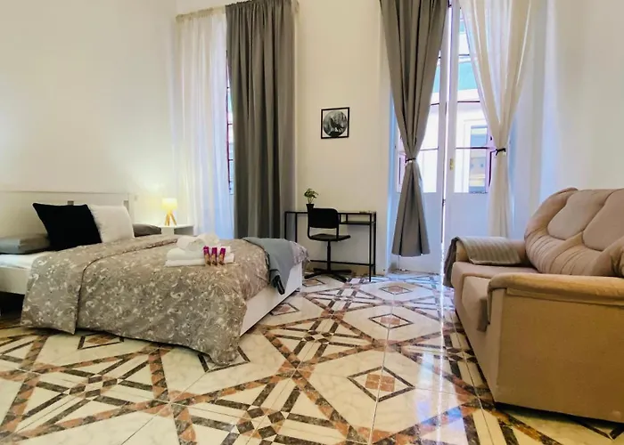 Isor Triana Apartmán *